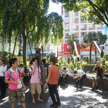 People waiting and smokers near the Statue of Hachiko in Shibuya (Tokyo) 2