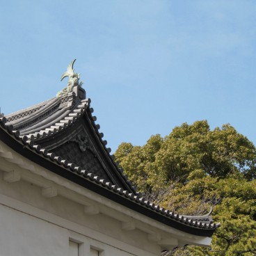 Kokyo Tokyo Imperial Palace, Detail of a turret and its shachihoko statue