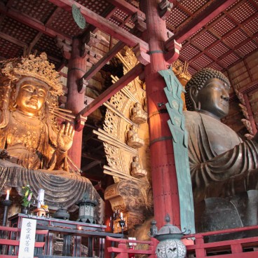 Todai-ji (Nara), Great Buddha and surrounding statues
