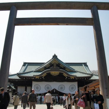 Yasukuni Shrine in Tokyo, Main hall and torii gate