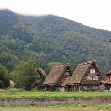 Shirakawa-go, Thatched-roofs farmhouses