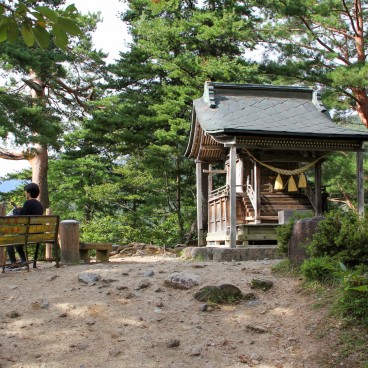 Shirakawa-go, Small place of worship in the mountain