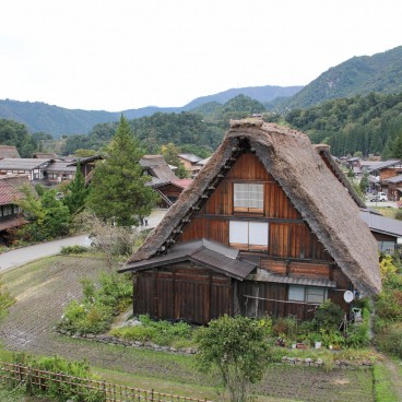 Shirakawa-go, Overview of the village 2