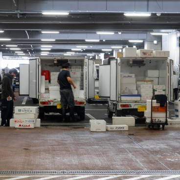 Fishmongers at Toyosu Market