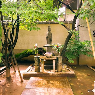 Yanaka (Tokyo), In Tenno-ji temple's grounds