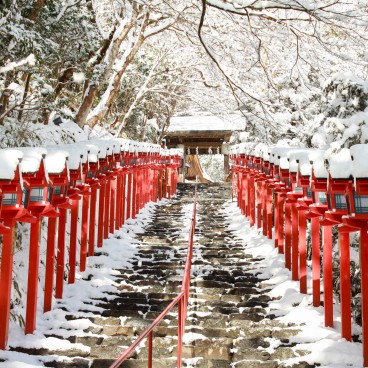 Kibune (Kyoto), Forest Shinto shrine in the north of the city on a snowy day
