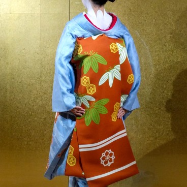 Maiko performing in Kyoto 3