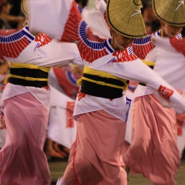 Awa-odori Festival in Tokushima (Shikoku), Group of female dancers 3