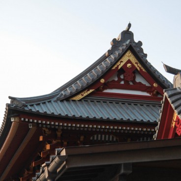 Tsurugaoka Hachimangu (Kamakura), Architectural details of the shrine's roof