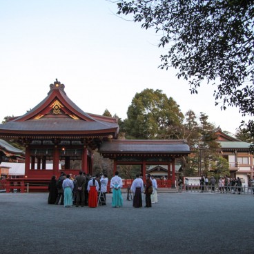 Tsurugaoka Hachimangu (Kamakura), Shinto priests and shrine's staff