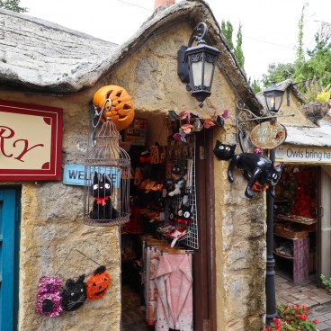 Yufuin (Kyushu), Bakery themed on Kiki's Delivery Service in Floral Village