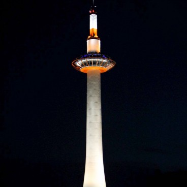 Kyoto Tower, Night view on the tower from the JR station