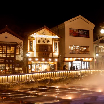 Kusatsu Onsen, Yubatake Hot water field at night