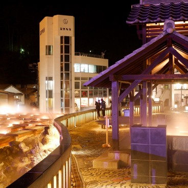 Kusatsu Onsen, Yubatake Hot water field at night 2