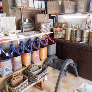 Morioka Tezukuri Mura, Straw crafted objects shop