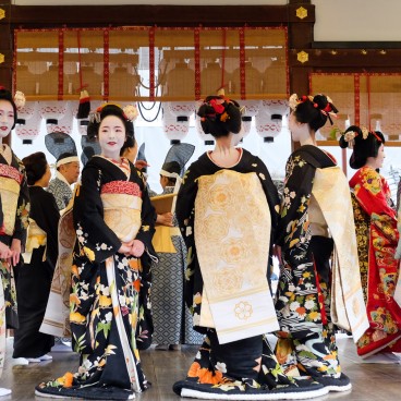 Setsubun, Yasaka-jinja, Geiko and Maiko gathering