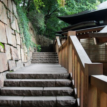 Chofu, Jindai-ji, Stone stairway