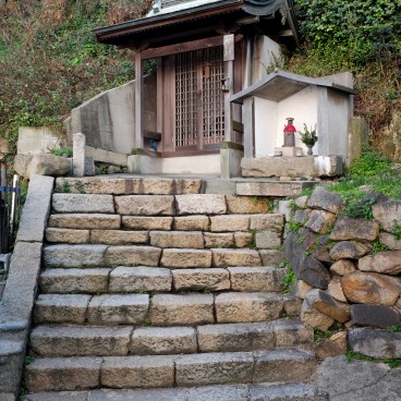 Tomonoura, A small shrine