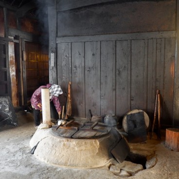 Tono Furusato, indoor hearth