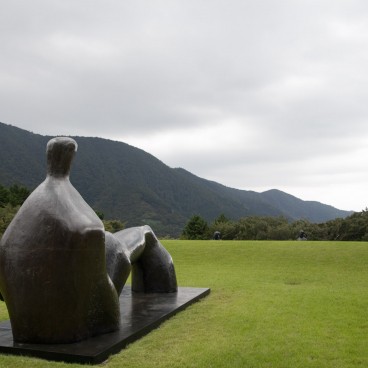 Hakone Open Air Museum, Sculpture by Henry Moore (Reclining Figure Arch Leg)