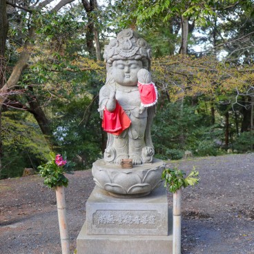 Mii-dera, Buddhist statues and offerings 3