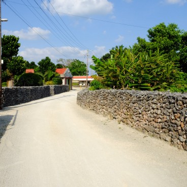 Taketomi-jima, Sandy road in the village