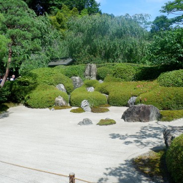 Meigetsu-in, Stone garden