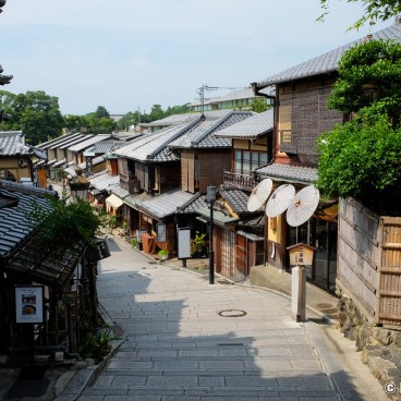Ninenzaka and Sannenzaka streets during Coronavirus Outbreak in June 2020 (Kyoto) 2