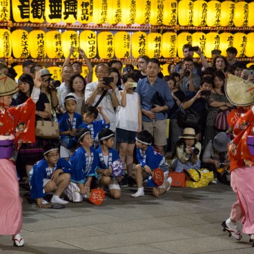 Yasukuni Shrine, Awa-odori dancers at Mitama Matsuri festival 3