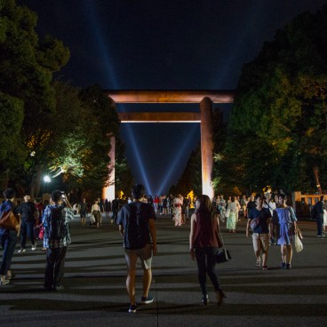Yasukuni Shrine, Great torii gate