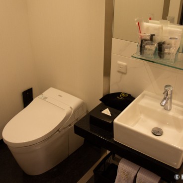 The Royal Park Hotel Haneda, Bathroom and toilet in a Premium Comfort Double Room 2