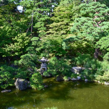 Villa Saito in Niigata, Pond in the garden