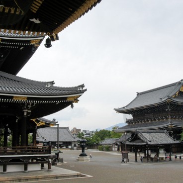 Higashi Hongan-ji (Kyoto), Temple's grounds 2