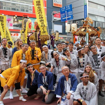 Fukuro Matsuri in Ikebukuro, Group of Mikoshi carriers
