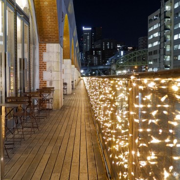 mAAch ecute Kanda Manseibashi (Tokyo), Outdoor passageway