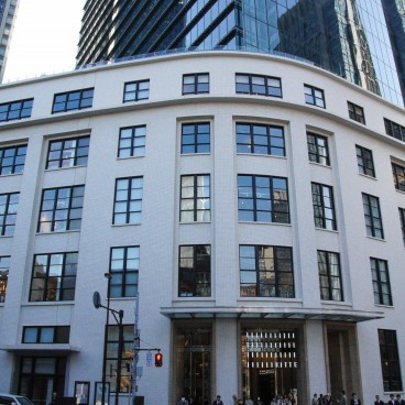 Kitte Marunouchi, Façade of the former Tokyo's Central Post Office at the base of Japan Post Tower