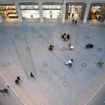 Kitte Marunouchi, Above view on the atrium 2