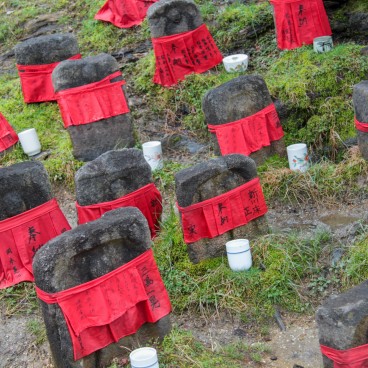 Kofuku-ji (Nara), Steles behind the 3-story pagoda 2