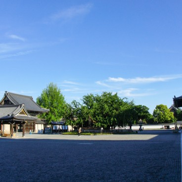 Nishi Hongan-ji (Kyoto), Temple's grounds 2