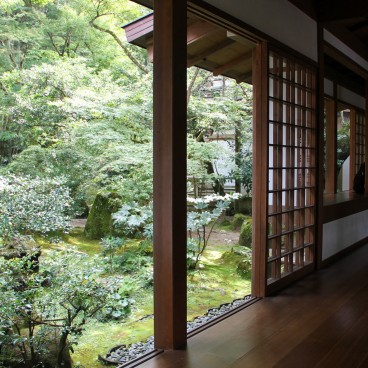 Ohara, View on the garden from Ojo-Gokuraku-in pavillion in Sanzen-in