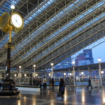 Station City (Osaka), Toki no hiroba plazza