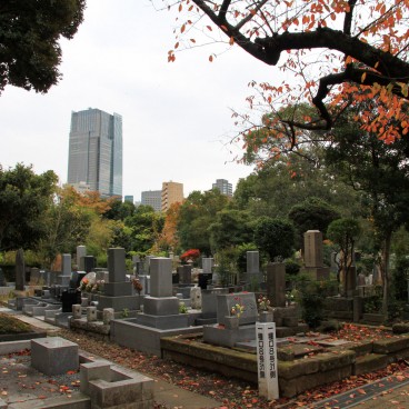 Tombs in Aoyama Cemetery (Tokyo) 3