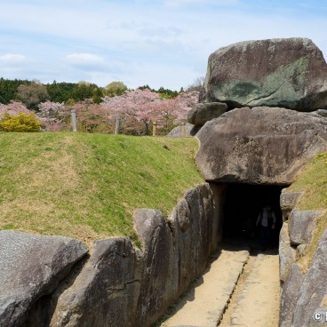 Asuka (Nara), Kofun Ishibutai tomb in spring