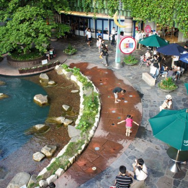 Canal City Hakata (Fukuoka), View on the water stream 3
