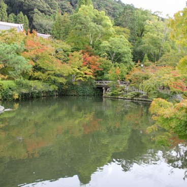 Eikan-do Temple (Kyoto), Pond in autumn