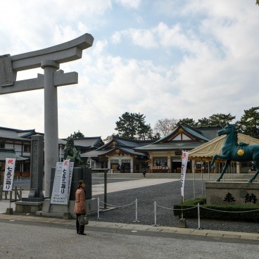 Hiroshima Castle, Gokoku-jinja shrine