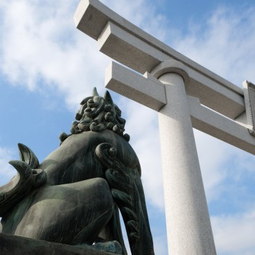 Hiroshima Castle, Gokoku-jinja shrine 2