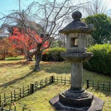 Kyoto National Museum, Lantern in the park