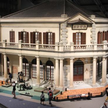 Edo-Tokyo Museum, Reproduction of a town's building and ancient bicycles