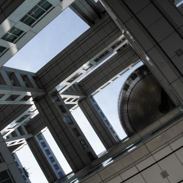 Fuji TV (Odaiba), the observatory viewed from below